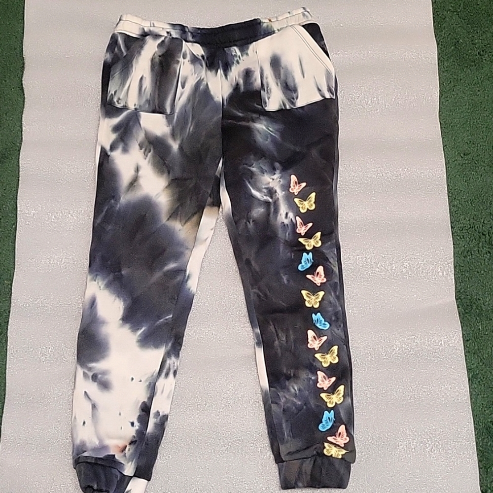 Brand is Stella Tweed Girls in Kids large will fit 8-10 year old, never worn.